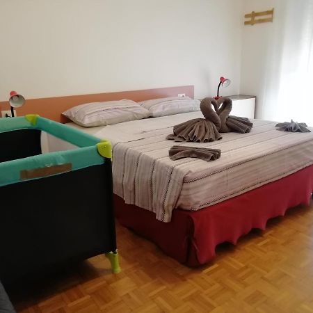 Rosso Tirano Apartment Bagian luar foto