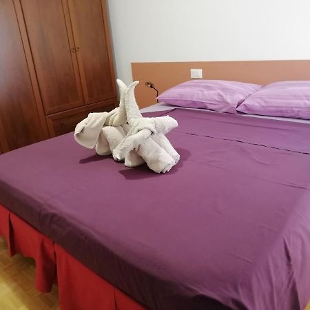Rosso Tirano Apartment Bagian luar foto
