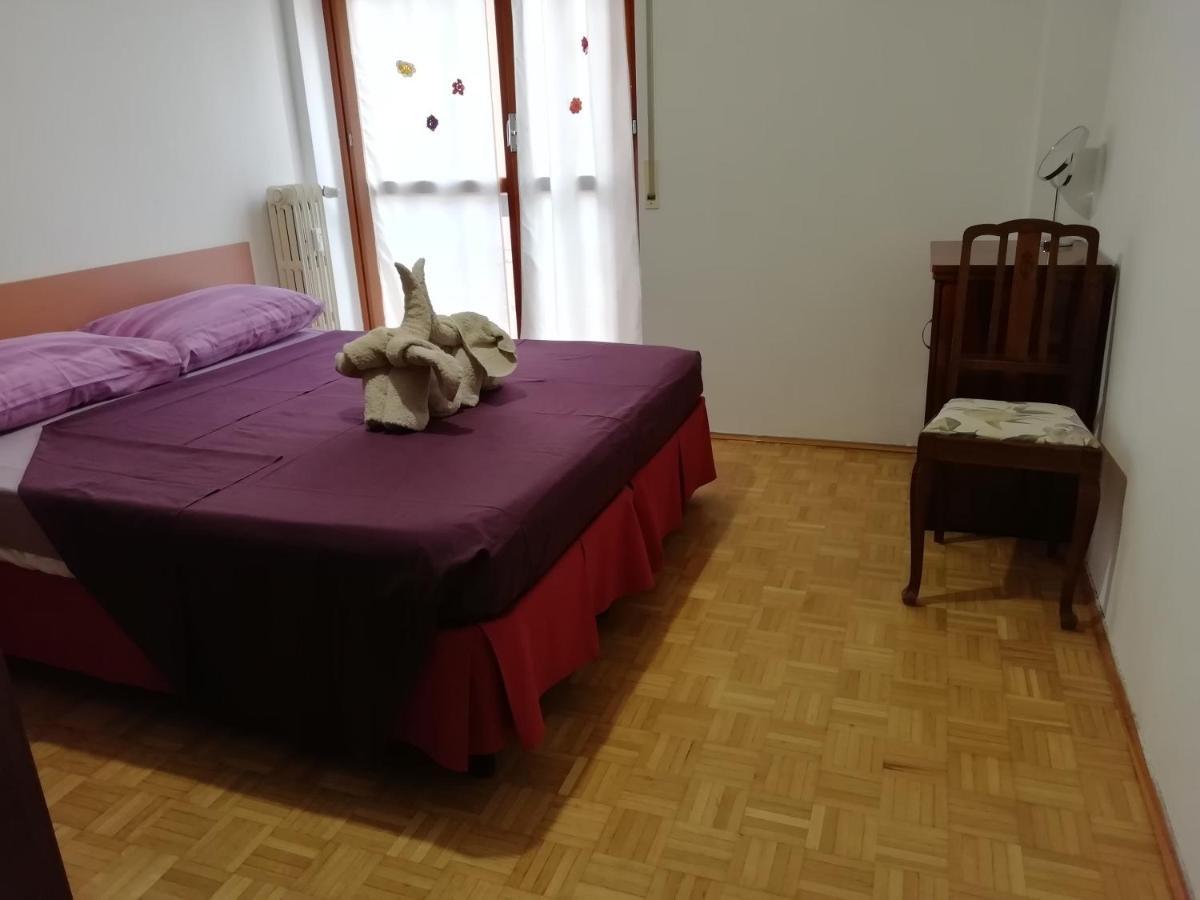 Rosso Tirano Apartment Bagian luar foto