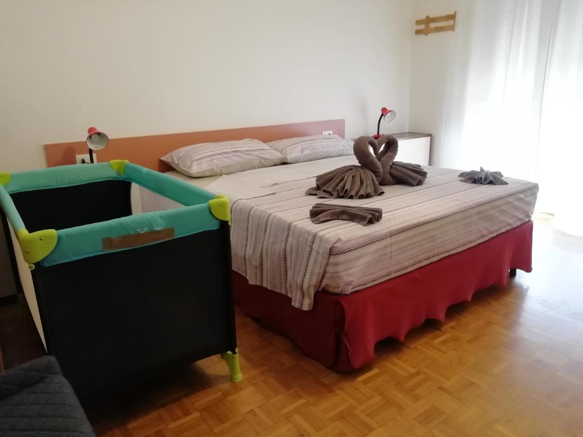 Rosso Tirano Apartment Bagian luar foto