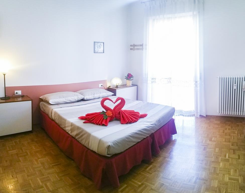 Rosso Tirano Apartment Bagian luar foto