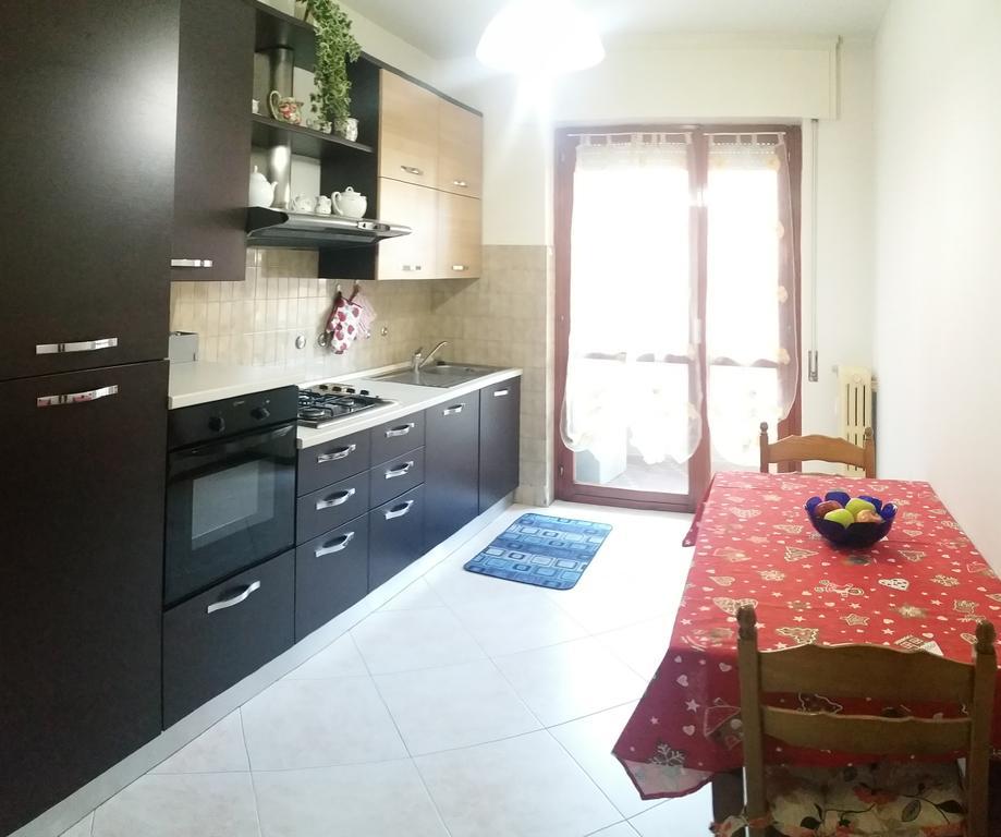 Rosso Tirano Apartment Bagian luar foto